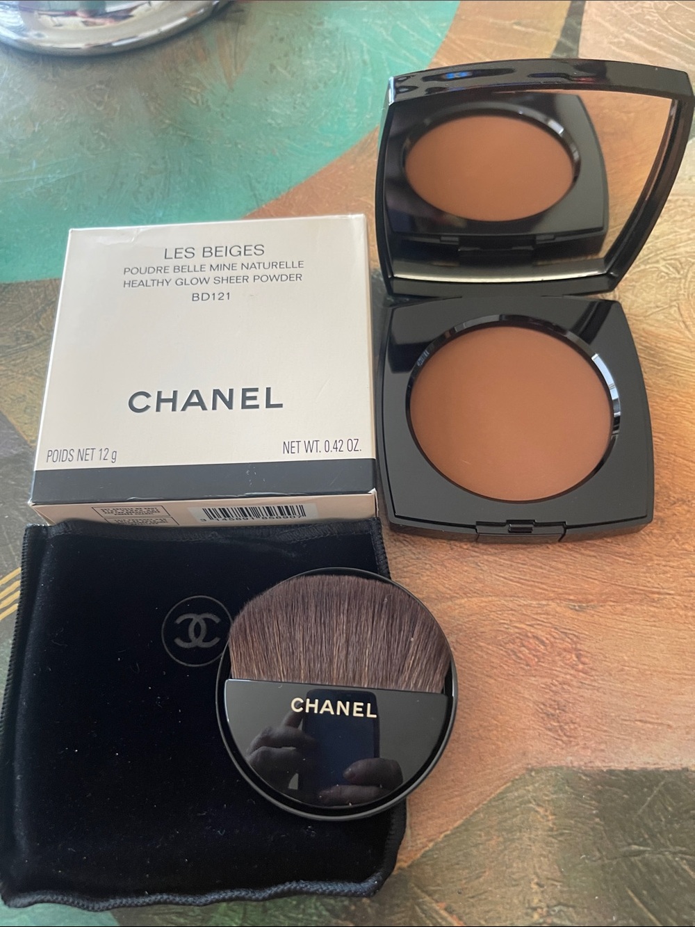 CHANEL Les Beiges Sheer Powder & Brush in Warm Brown